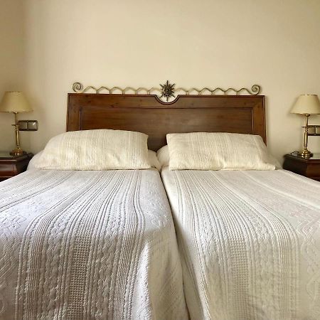 Hotel Rey Chindasvinto Коварубиас Екстериор снимка