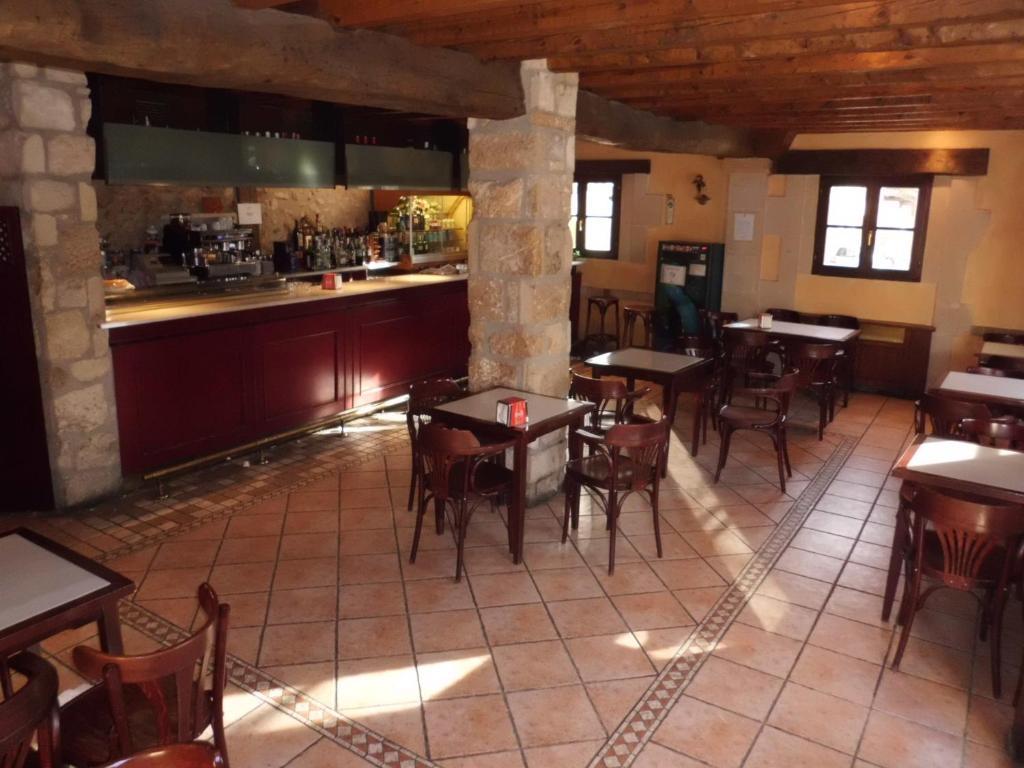 Hotel Rey Chindasvinto Коварубиас Екстериор снимка