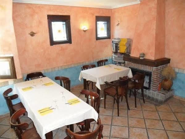 Hotel Rey Chindasvinto Коварубиас Екстериор снимка