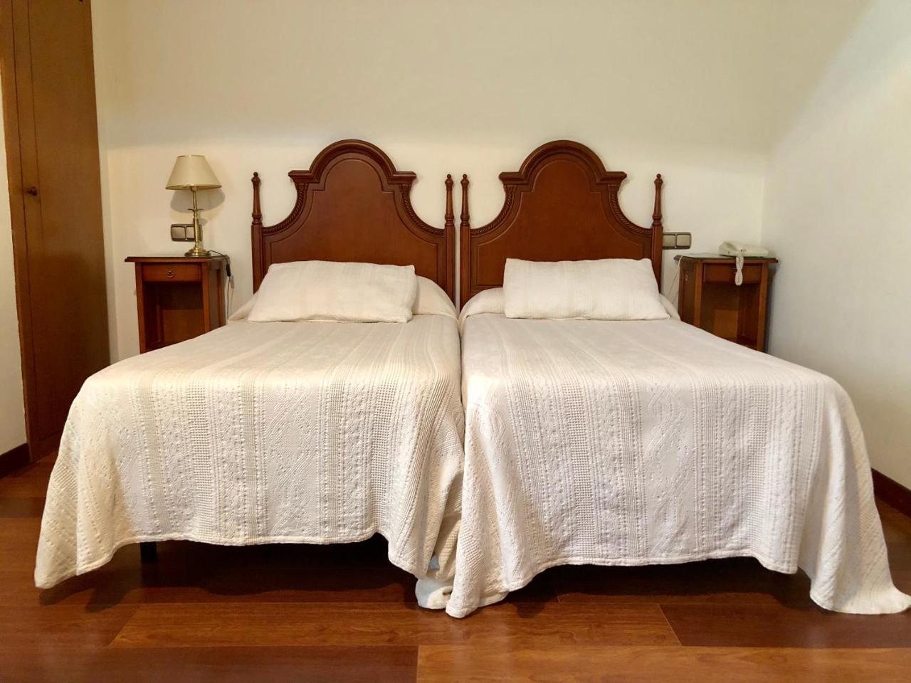 Hotel Rey Chindasvinto Коварубиас Екстериор снимка